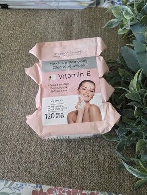Precision Beauty Vitamin E Make-Up Removing Cleansing Wipes — Pink